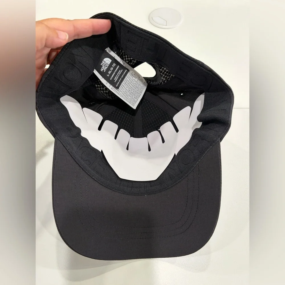The North Face Women’s L/XL Horizon Hat Black NWT Ponytail Opening Fitted Cap